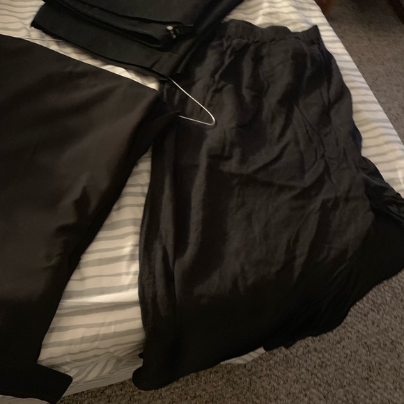 Capris - Picture 2 of 3